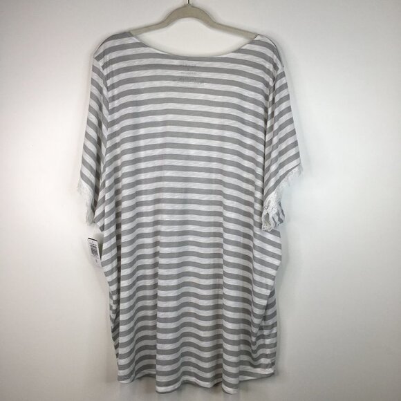 Torrid Classic Fit V-neck White/Gray Striped Lace Trim Top Size 6X. NWT - Picture 10 of 15
